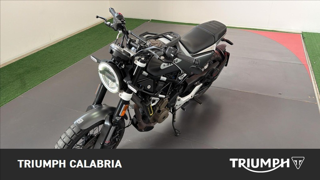 HUSQVARNA Svartpilen 401 4T