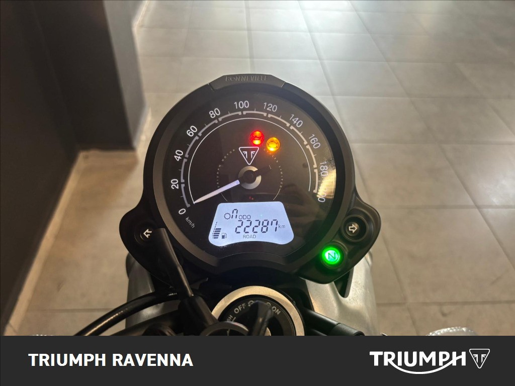 TRIUMPH Street Twin 900 