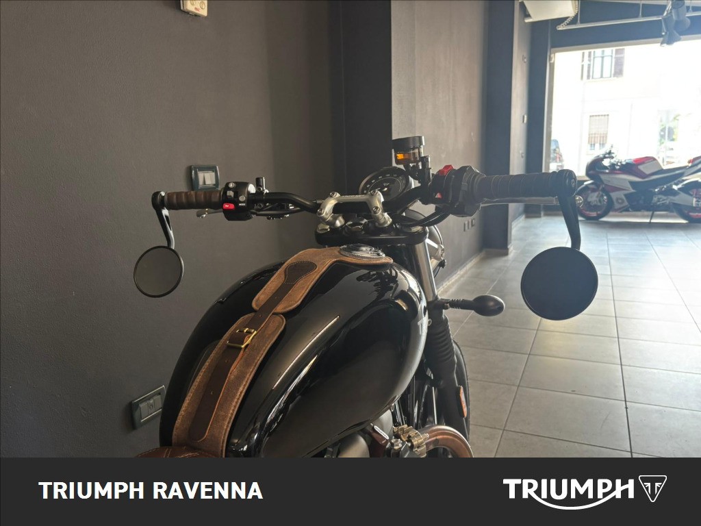 TRIUMPH Street Twin 900 