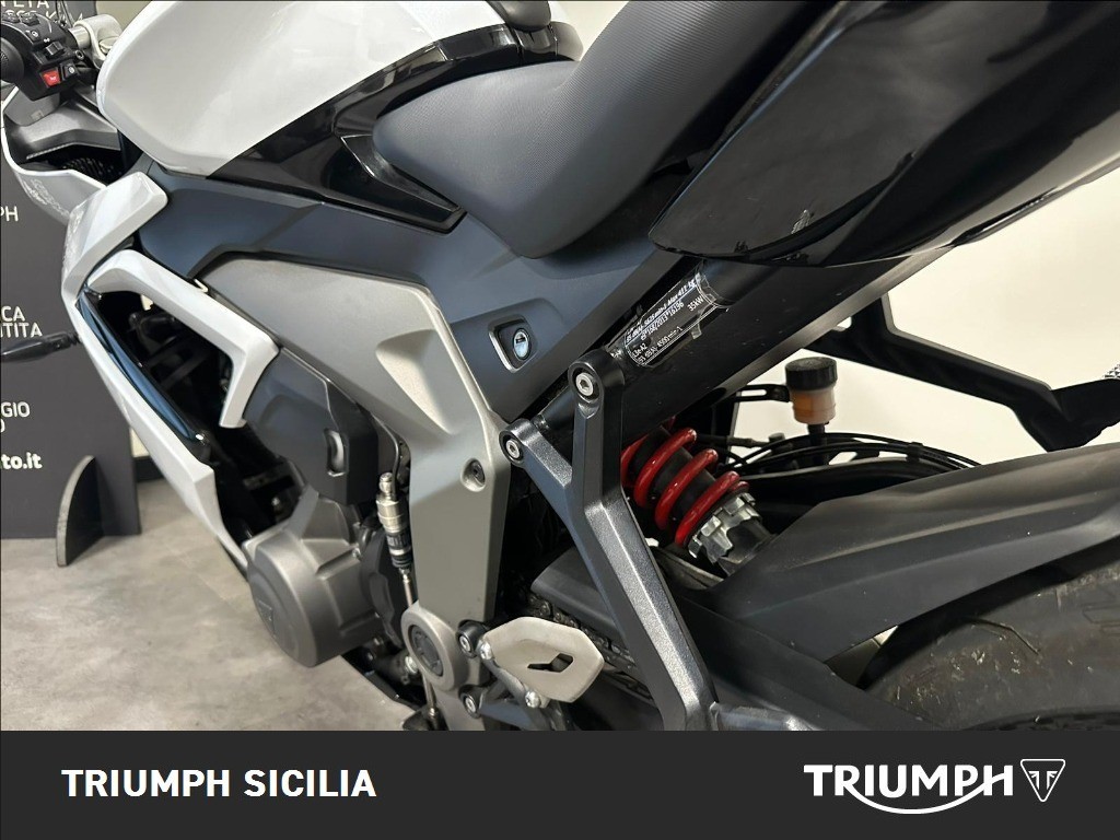TRIUMPH Daytona 660 Abs