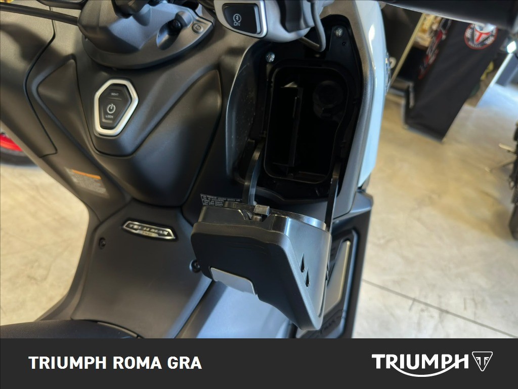 YAMAHA T-Max 560 Tech Abs
