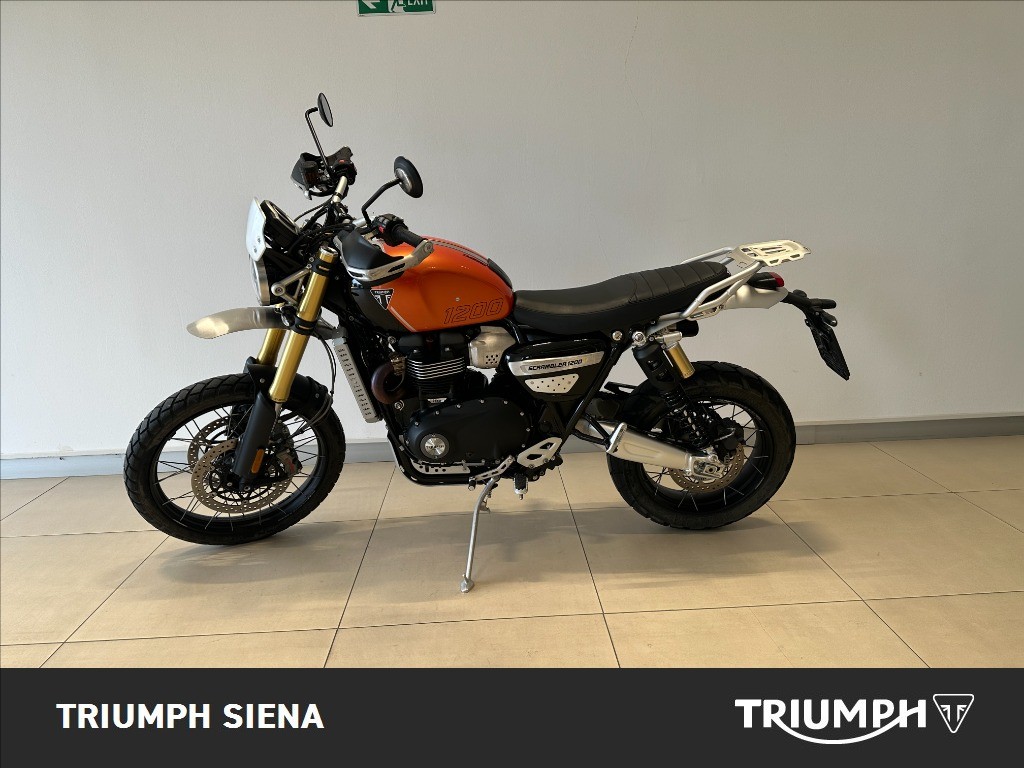 TRIUMPH Scrambler 1200 XE Baja Orange/Phantom Black Abs