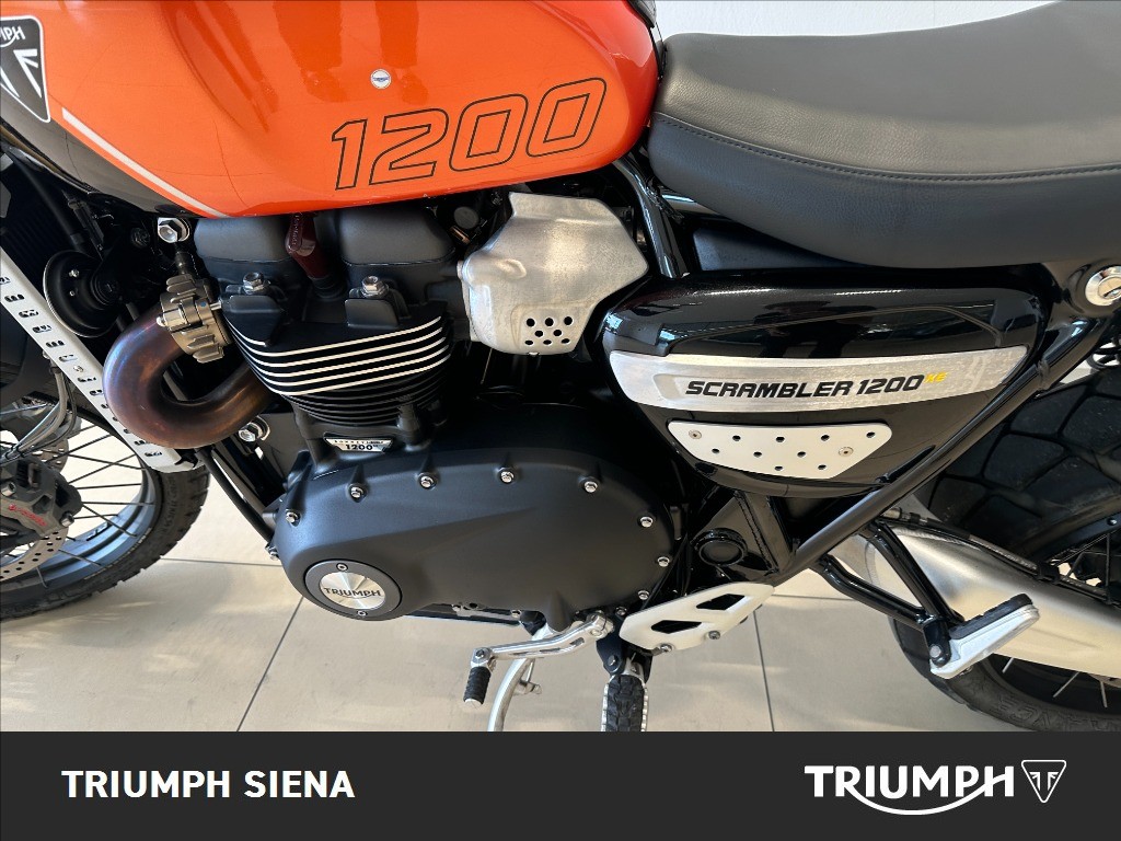 TRIUMPH Scrambler 1200 XE Baja Orange/Phantom Black Abs