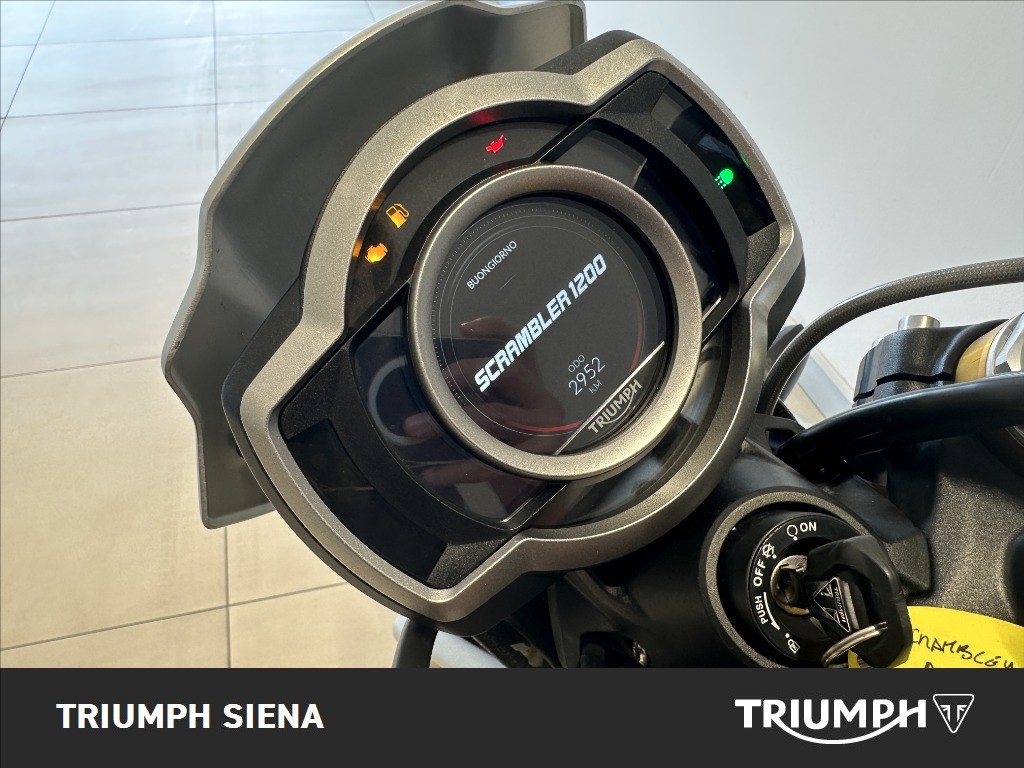 TRIUMPH Scrambler 1200 XE Baja Orange/Phantom Black Abs