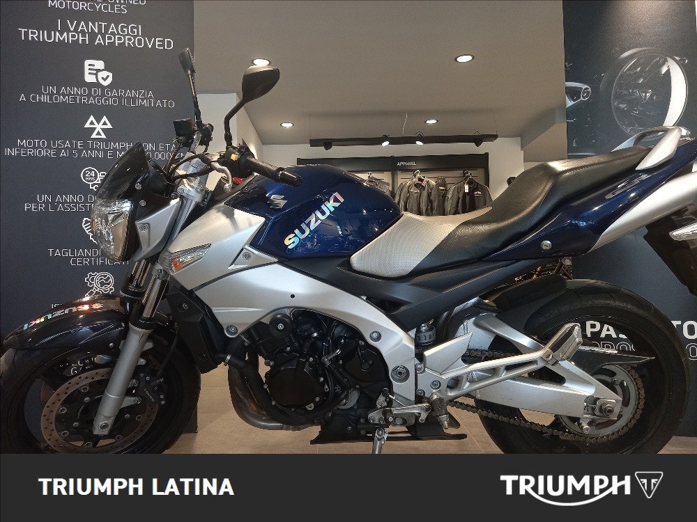 SUZUKI GSR 600 