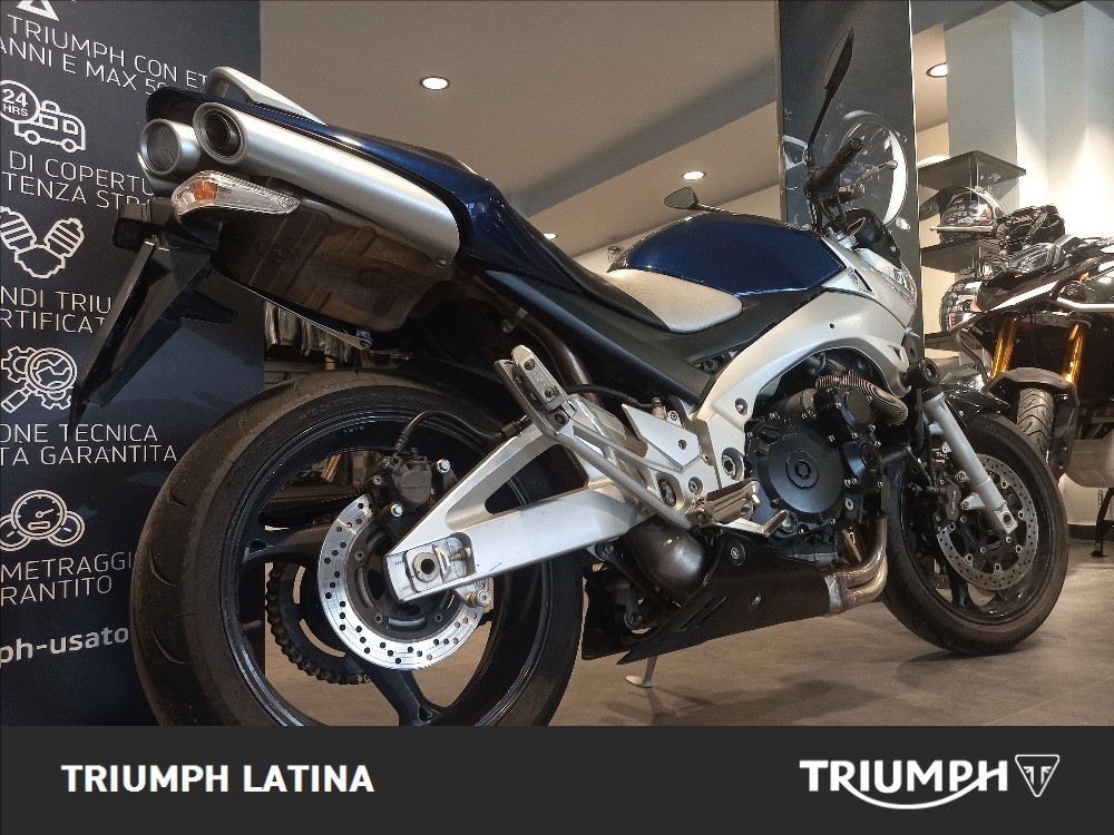SUZUKI GSR 600 