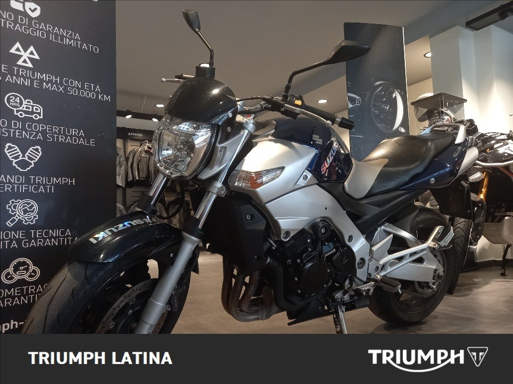 SUZUKI GSR 600 