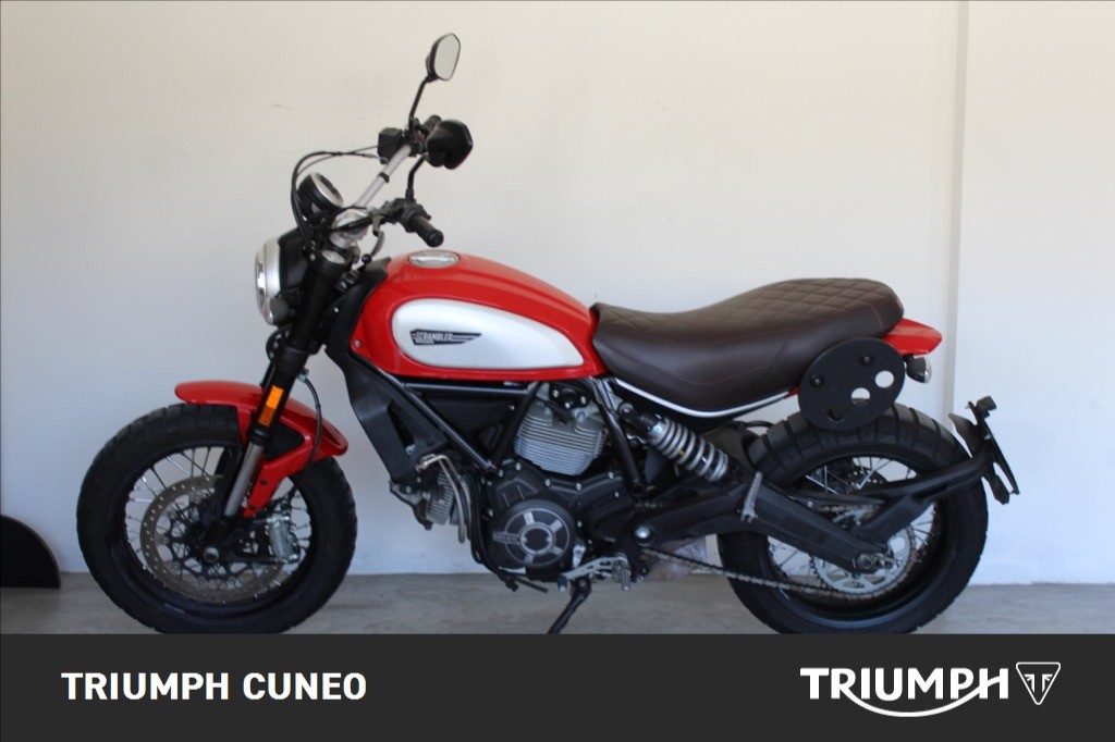 DUCATI Scrambler 800 Icon Red