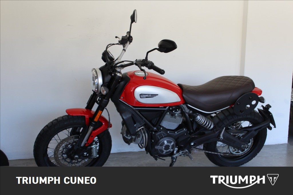 DUCATI Scrambler 800 Icon Red