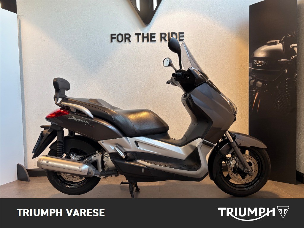 YAMAHA X-Max 250 
