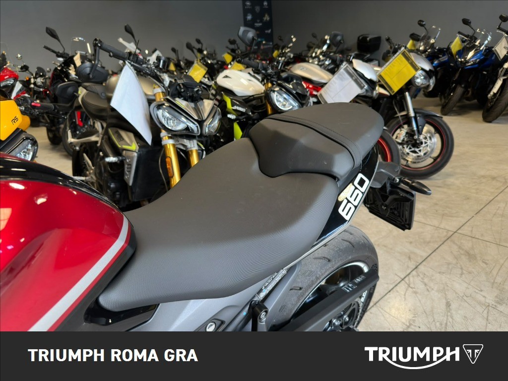 TRIUMPH Daytona 660 Abs