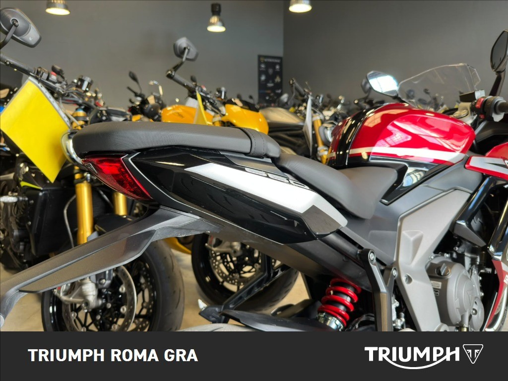 TRIUMPH Daytona 660 Abs