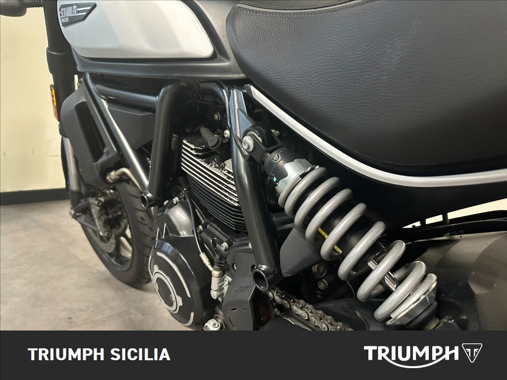 DUCATI Scrambler 800 Icon Dark #9