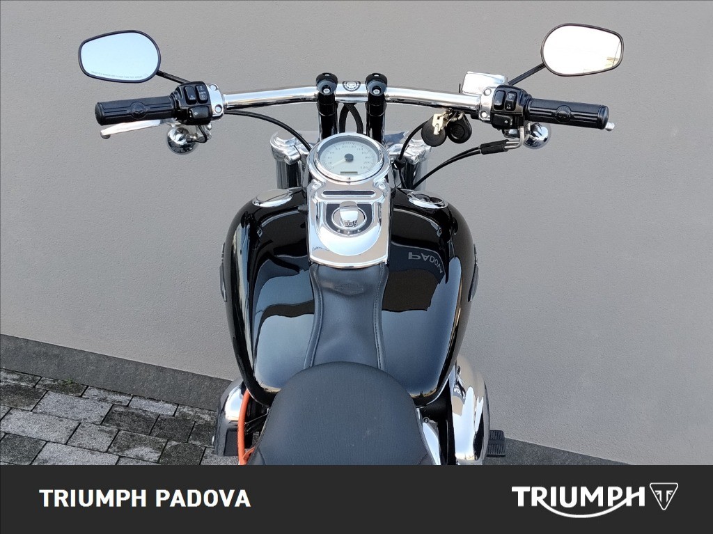 HARLEY-DAVIDSON Dyna Fat Bob 1584 