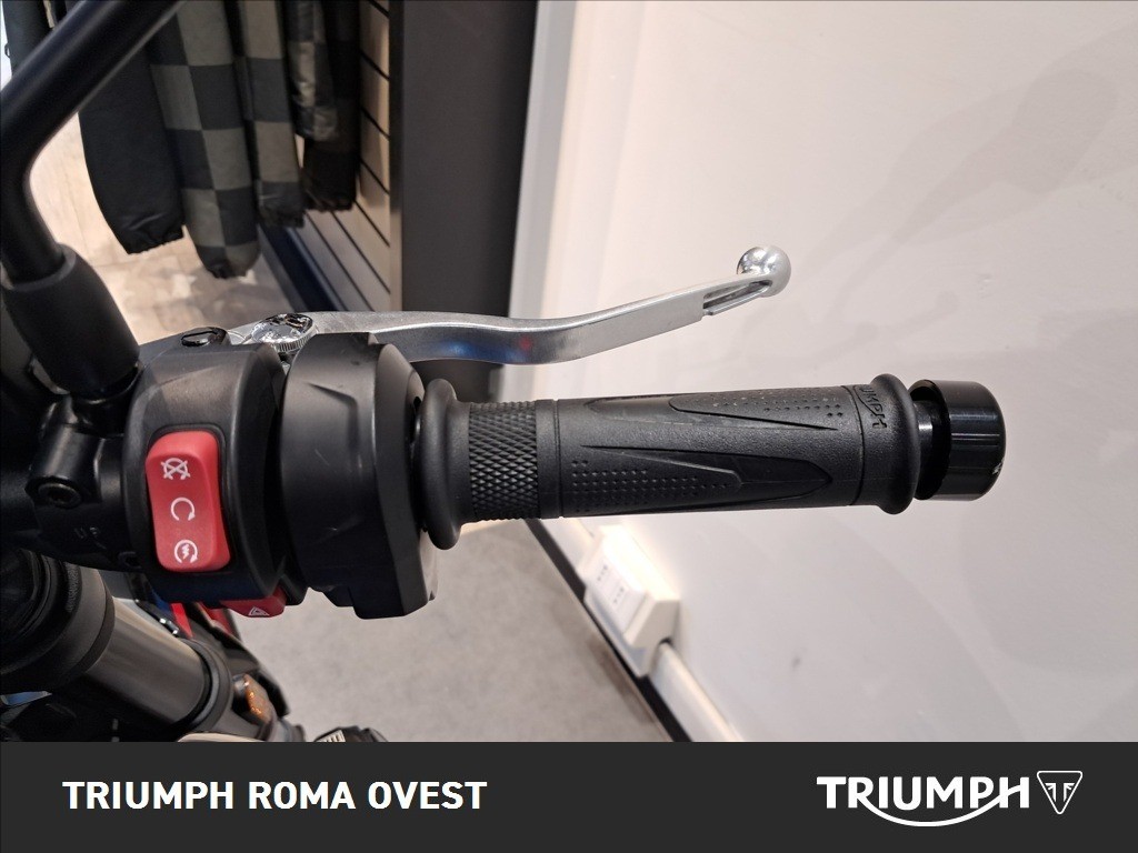 TRIUMPH Trident 660 Triple Tribute Abs