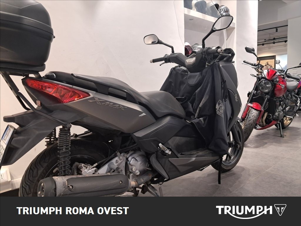 YAMAHA X-Max 250 