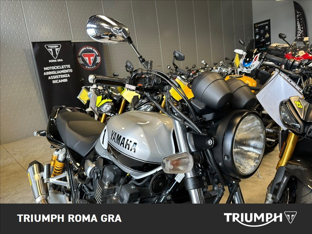 YAMAHA XJR 1300 
