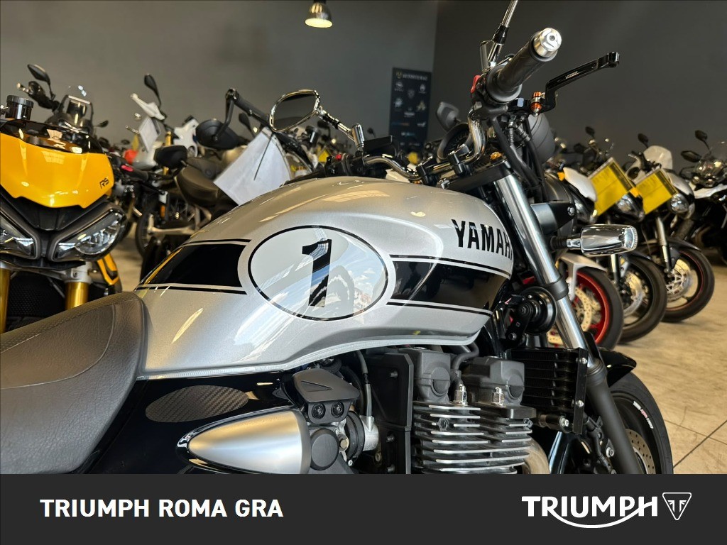 YAMAHA XJR 1300 