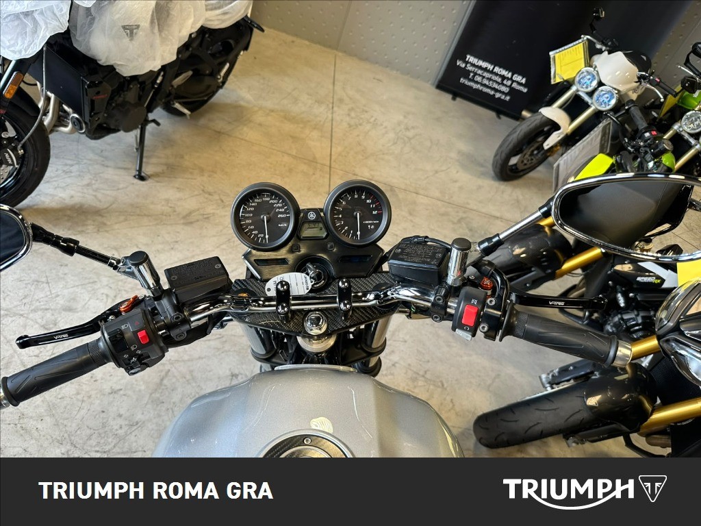 YAMAHA XJR 1300 