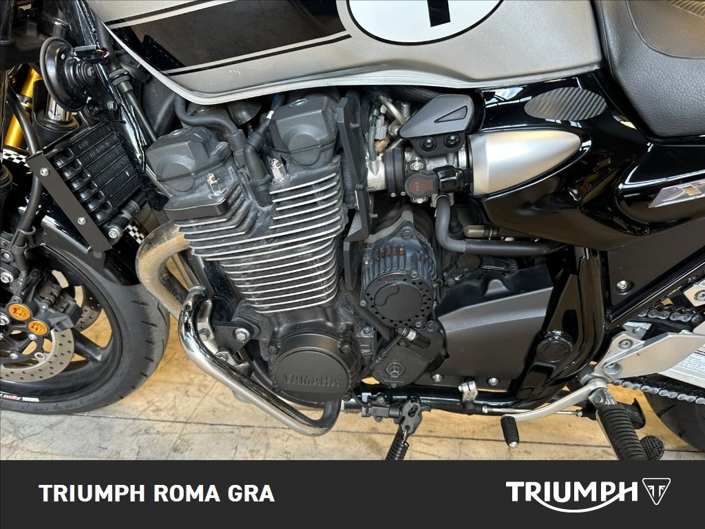 YAMAHA XJR 1300 