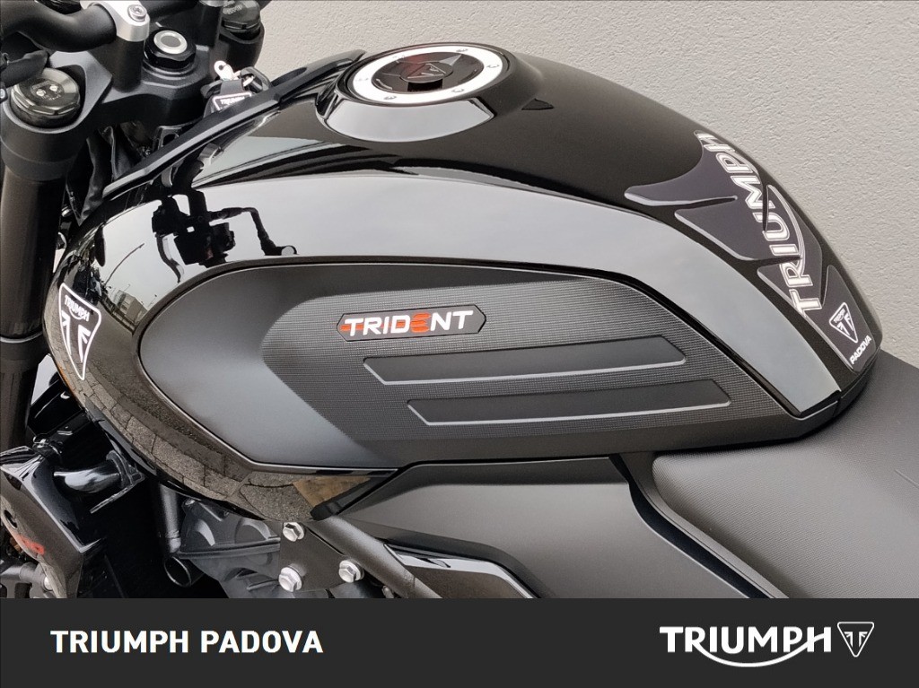 TRIUMPH Trident 800 Jet Black Abs