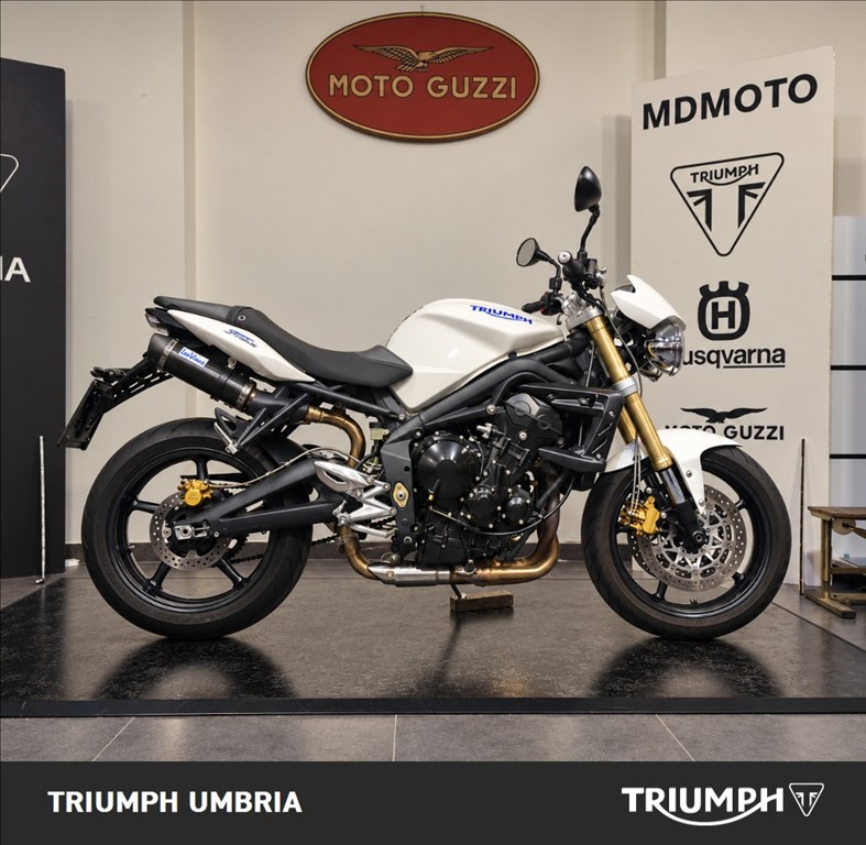 TRIUMPH Street Triple 675 
