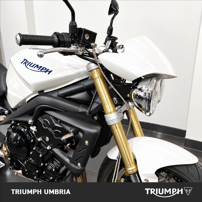 TRIUMPH Street Triple 675 