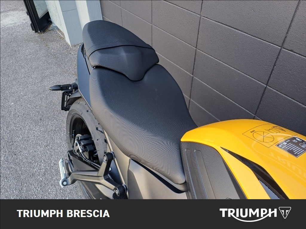 TRIUMPH Trident 660 Cosmic Yellow Abs
