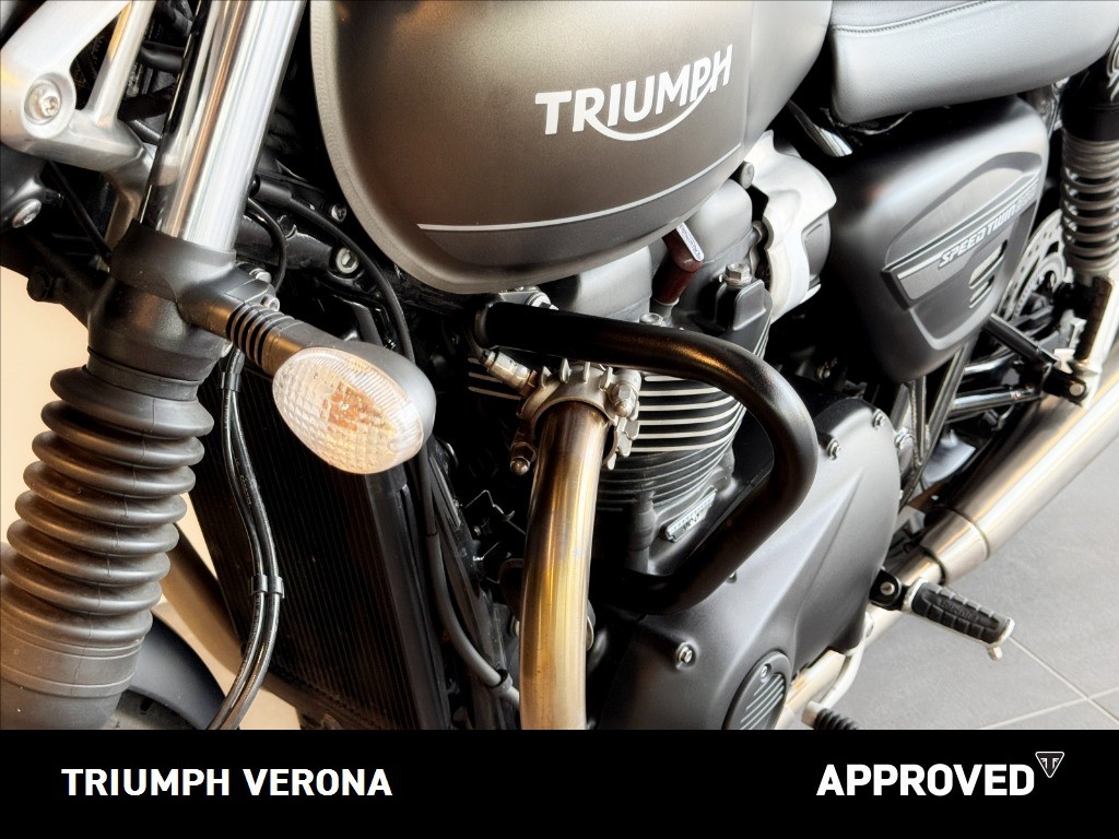 TRIUMPH Street Twin 900 