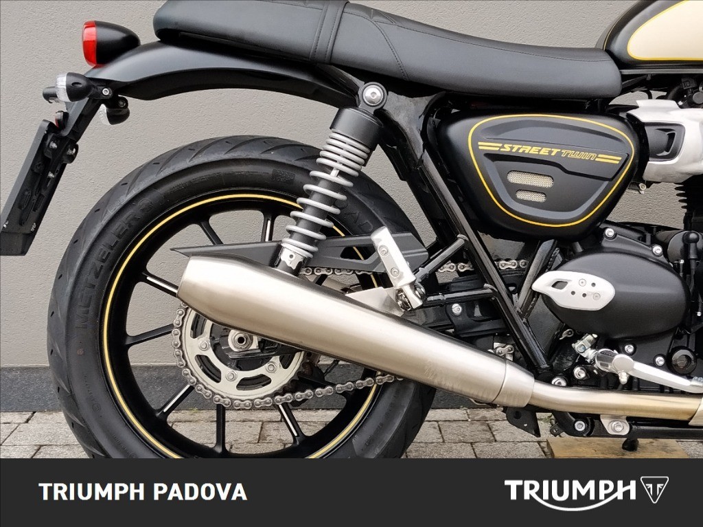 TRIUMPH Street Twin 900 Gold Line
