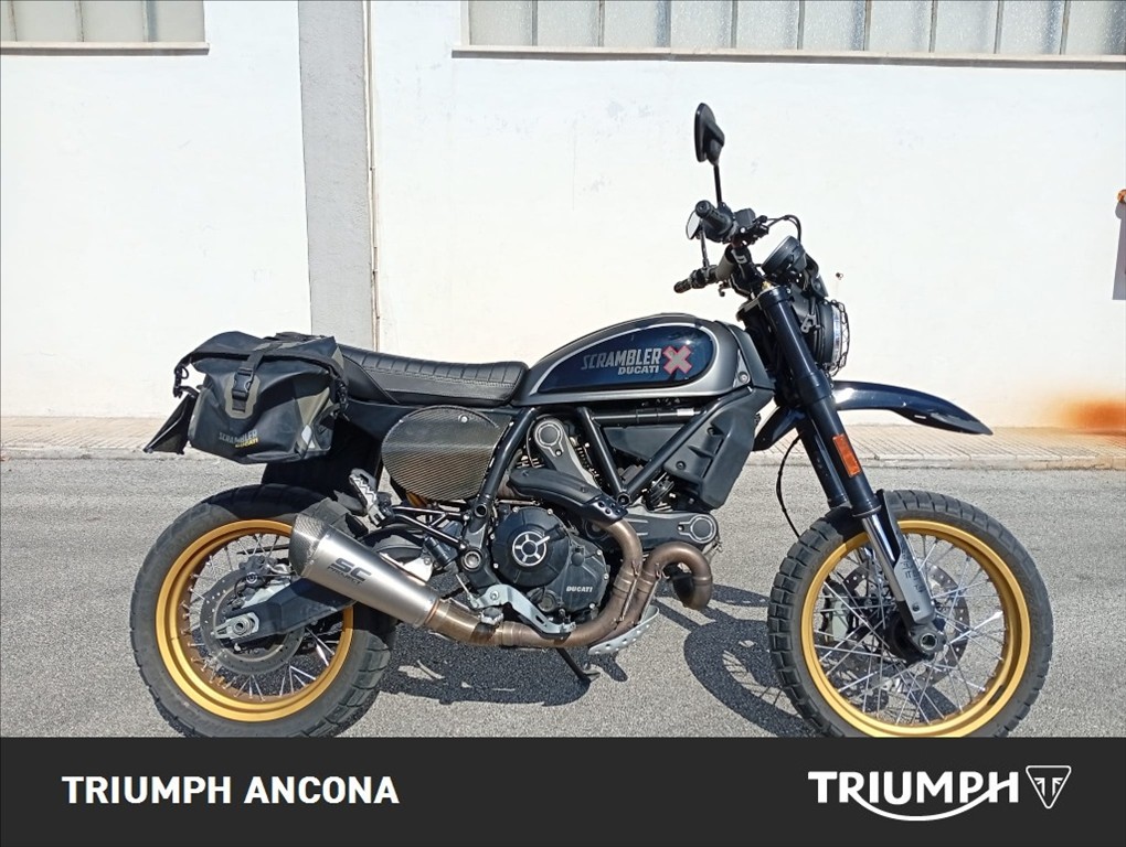 DUCATI Scrambler 800 Desert Sled Black Edition