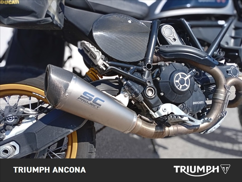 DUCATI Scrambler 800 Desert Sled Black Edition