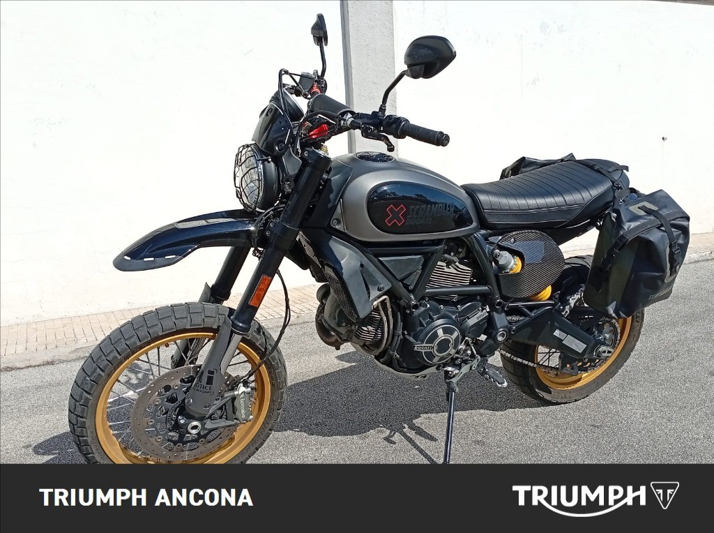 DUCATI Scrambler 800 Desert Sled Black Edition