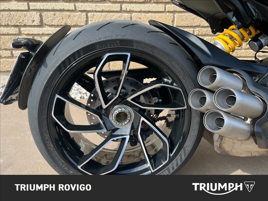 DUCATI Diavel V4 1158 Thrilling Black