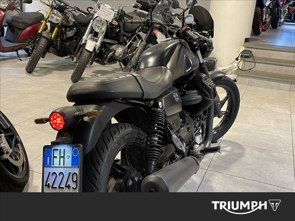 MOTO GUZZI V7 850 Stone Abs