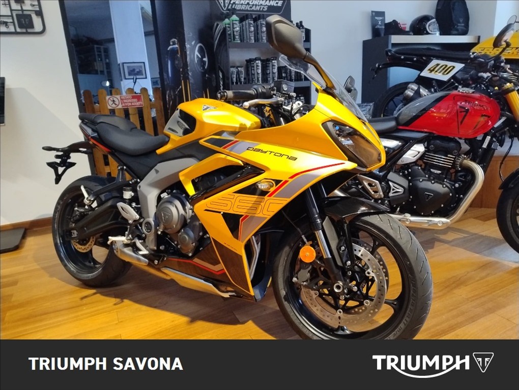 TRIUMPH Daytona 660 Cosmic Yellow / Sapphire Black Abs