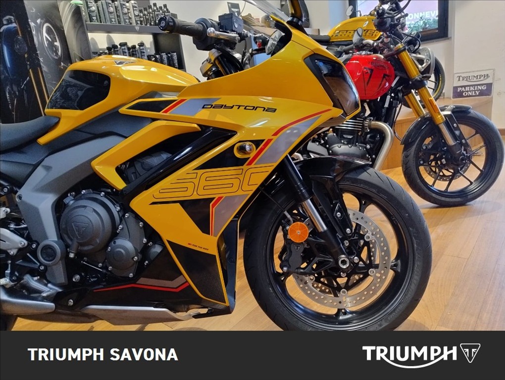 TRIUMPH Daytona 660 Cosmic Yellow / Sapphire Black Abs
