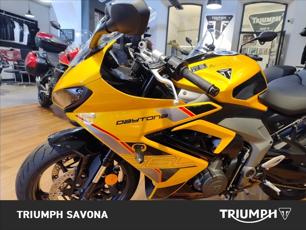 TRIUMPH Daytona 660 Cosmic Yellow / Sapphire Black Abs