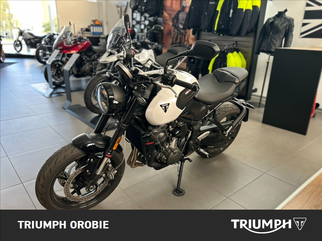 TRIUMPH Trident 660 Snowdonia White Abs