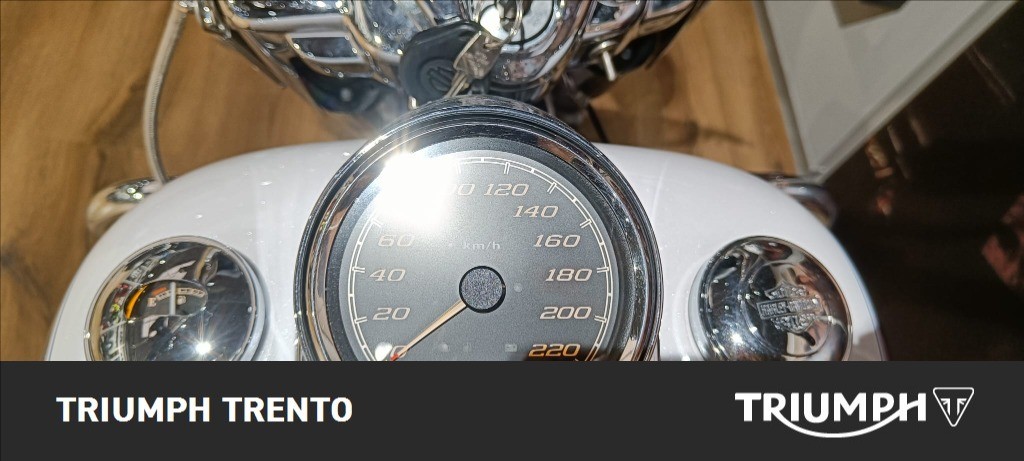 HARLEY-DAVIDSON Road King 1690 Classic