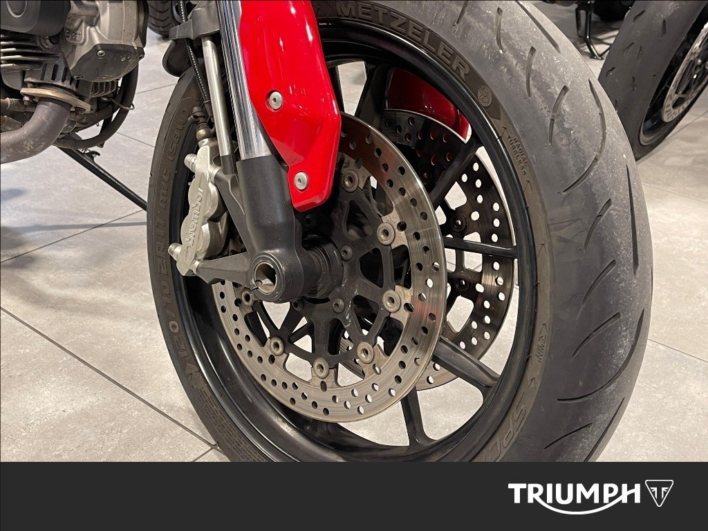 DUCATI Hypermotard 796 red