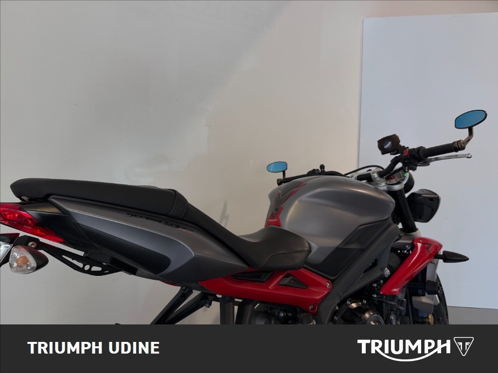 TRIUMPH Street Triple 675 R