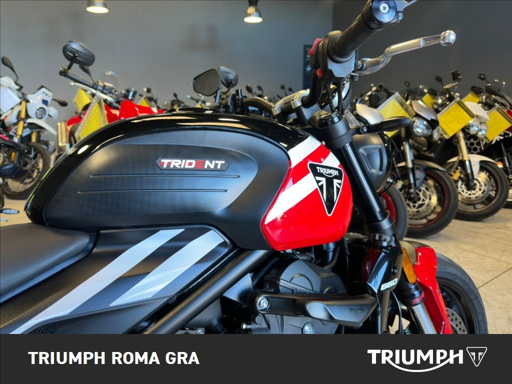 TRIUMPH Trident 660 Diablo Red / Sapphire Black Abs