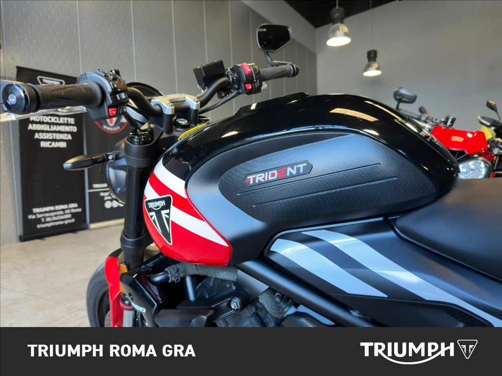 TRIUMPH Trident 660 Diablo Red / Sapphire Black Abs