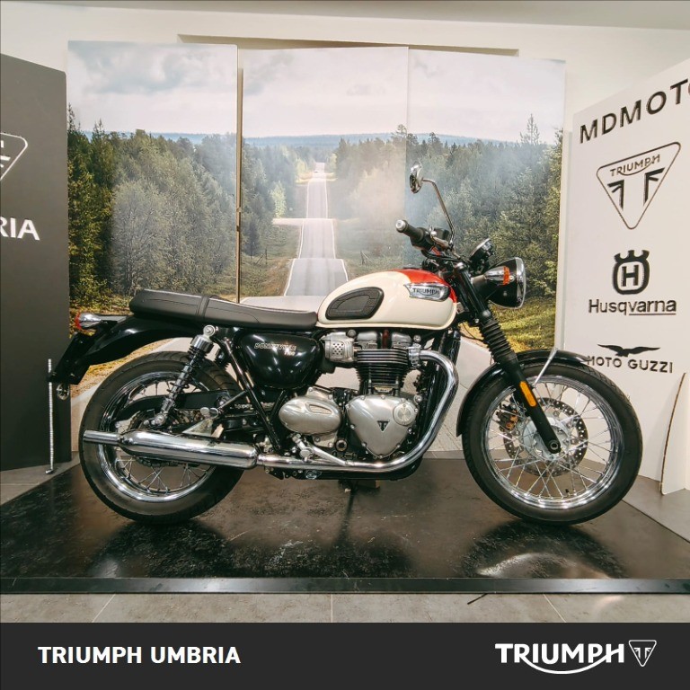 TRIUMPH Bonneville 900 T100 