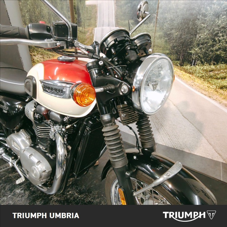 TRIUMPH Bonneville 900 T100 
