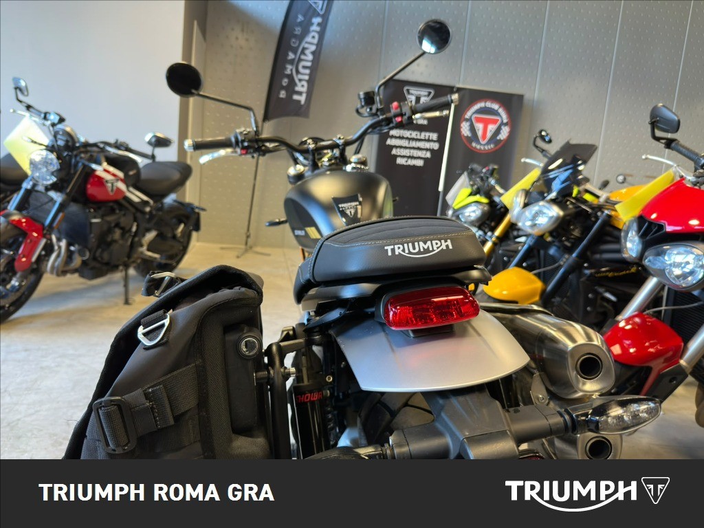 TRIUMPH Scrambler 900 Matt Khaki Green / Matt Phantom Black Abs
