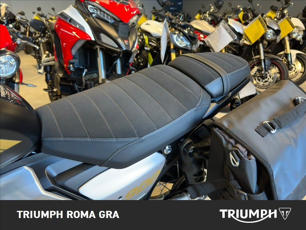 TRIUMPH Scrambler 900 Matt Khaki Green / Matt Phantom Black Abs