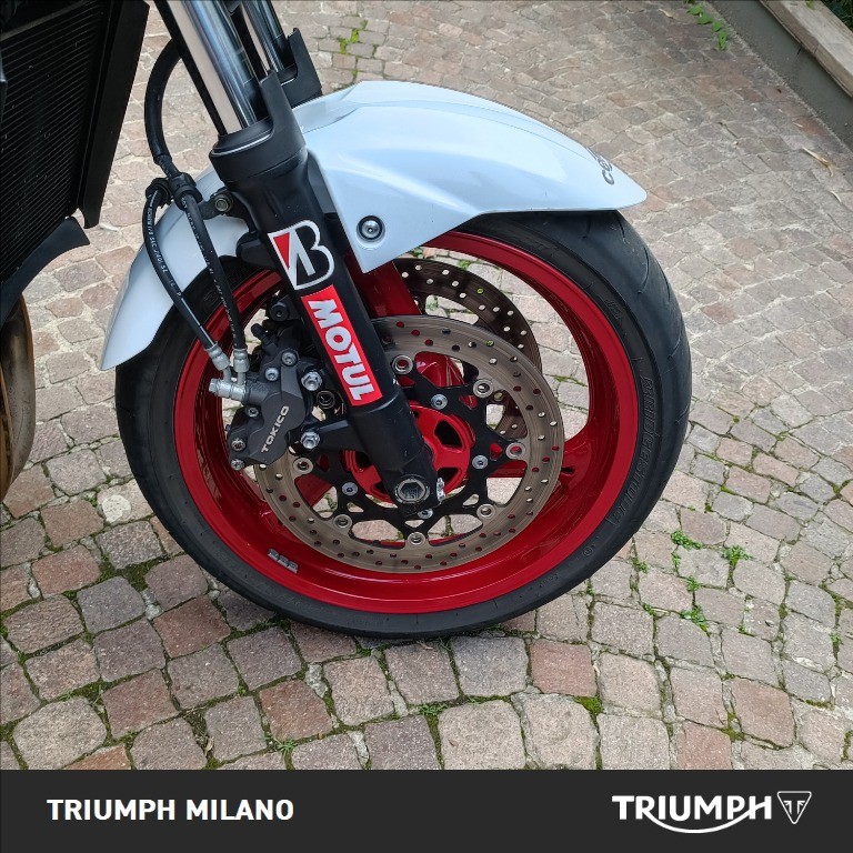 SUZUKI GSR 600 