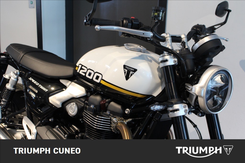TRIUMPH Speed Twin 1200 Crystal White/Sapphire Black Abs